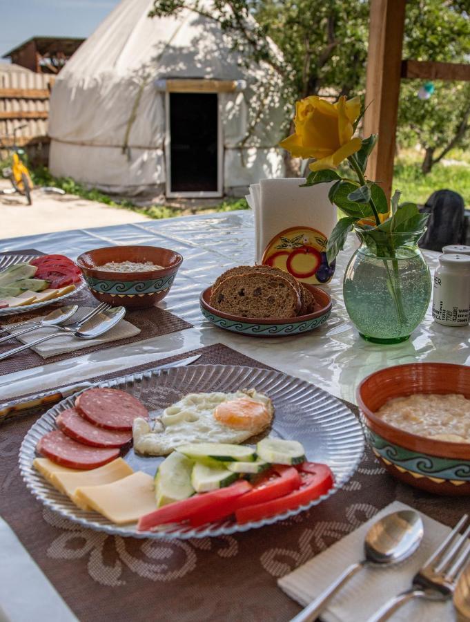 Yurt Stay In Downtown Каракол Экстерьер фото